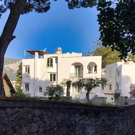 Silia Bed & Breakfast 3*