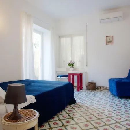 西尔维亚公寓 住宿加早餐酒店