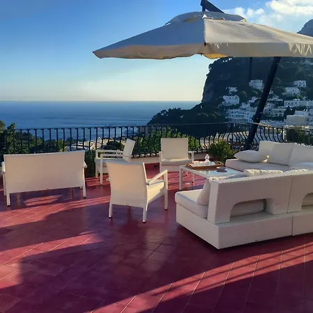 Couette-café Silia Capri