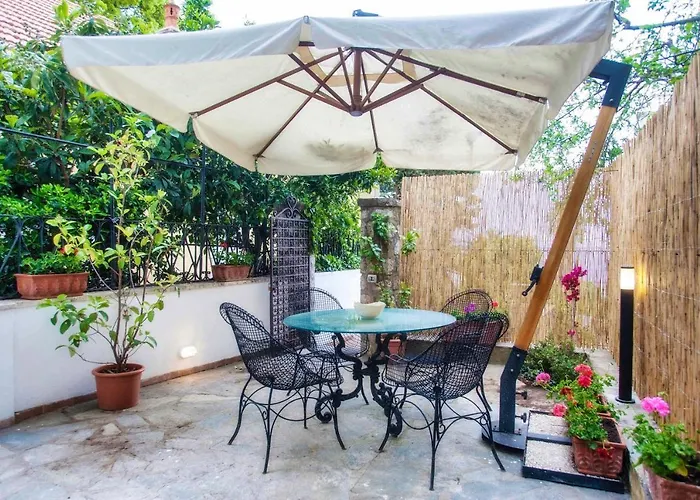 Silia Bed & Breakfast 4*