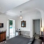 Silia Bed and Breakfast 4*